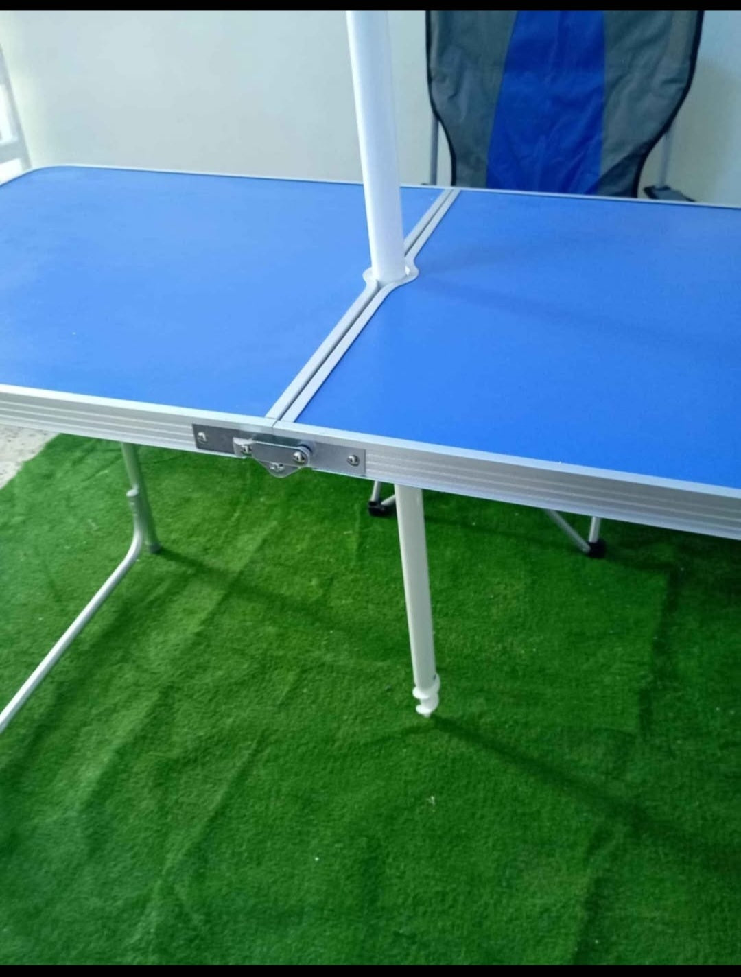 Folding table- طاولة قابلة للطي